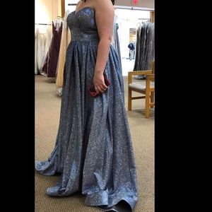 Prom Dress Size 12/14 new with tags